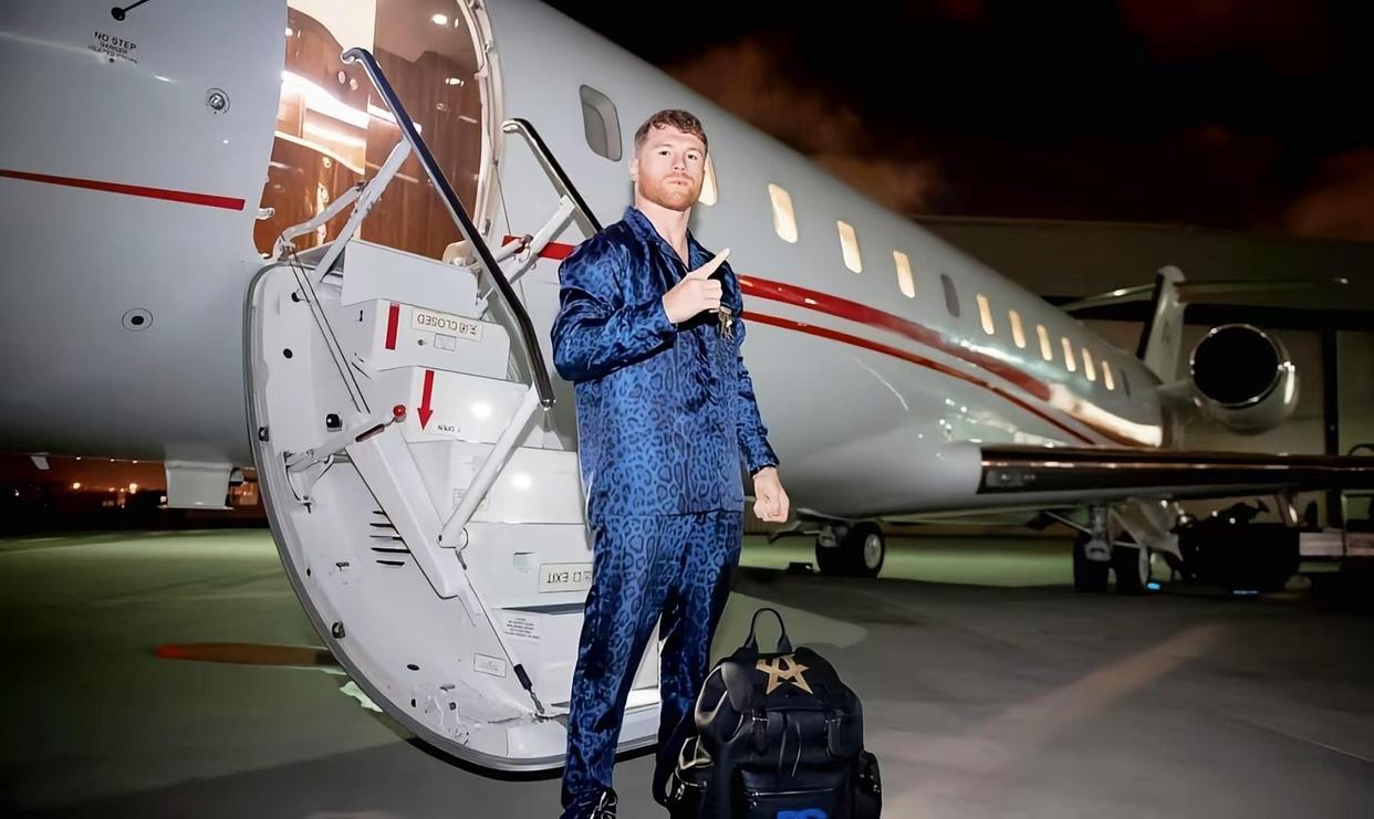 拳击传奇谢幕，球迷泪洒赛场