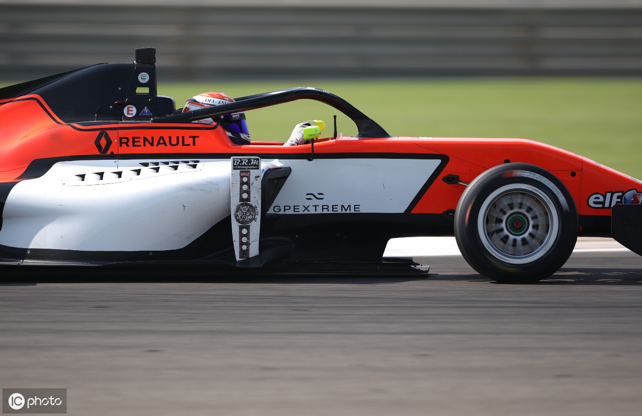 雷诺车队翻盘索伯车队，佩雷兹统治全场