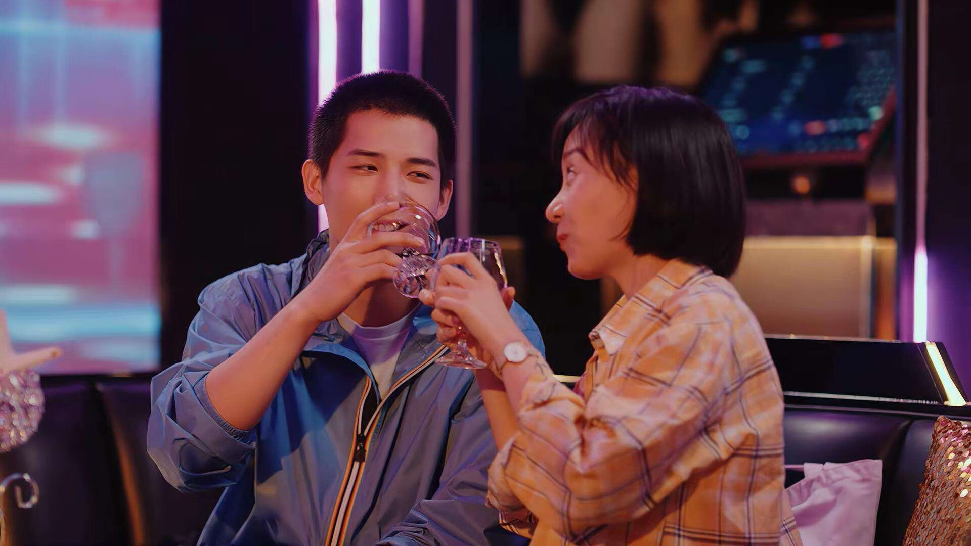 绿茵赛道,卡马文加引擎轰鸣,贝蒂斯极限绝杀超越毕巴路障