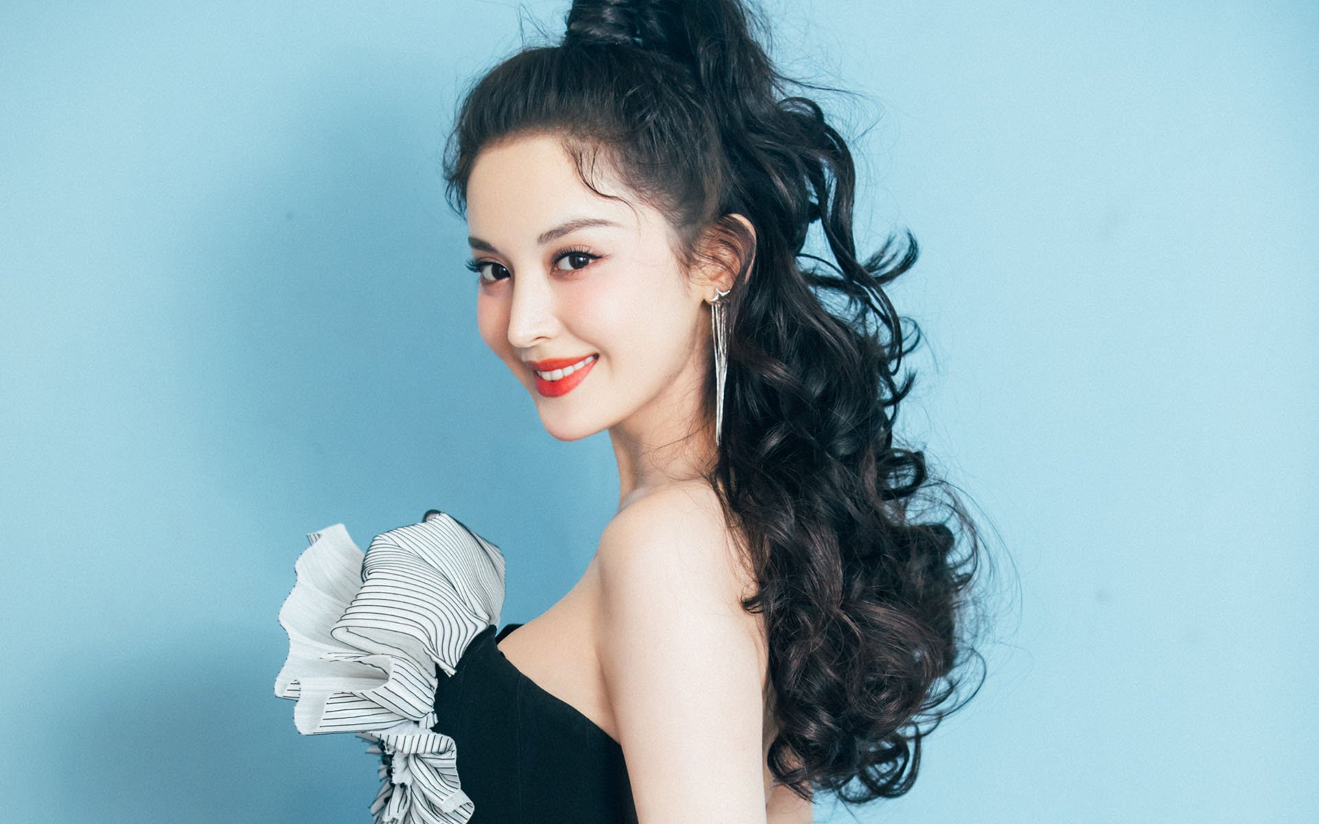 球场无疆界，杰伦格林用实力打破质疑，深圳队远征时刻击败勇士