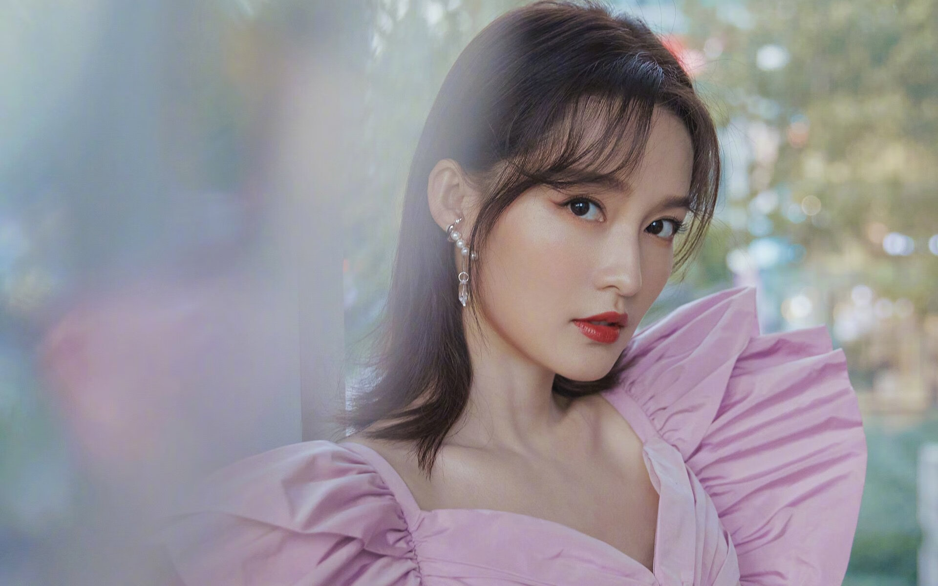 绿茵双城记，内马尔的魔法夜与阿尔及利亚的闪电战